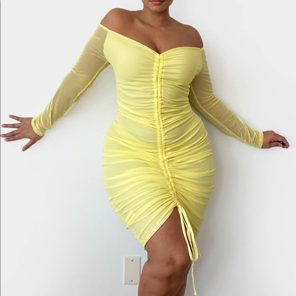 NWT Yellow ruched bodycon dress